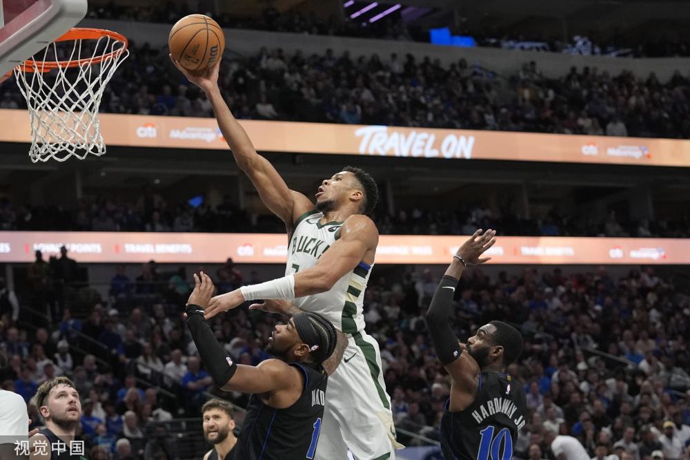 在他和队友 在他和队友